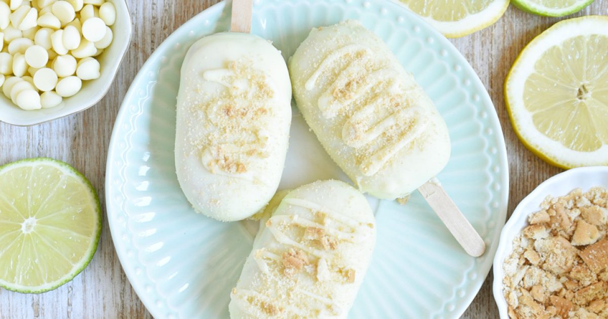 Helados fáciles de pie de limón cubiertos de chocolate blanco Anna's